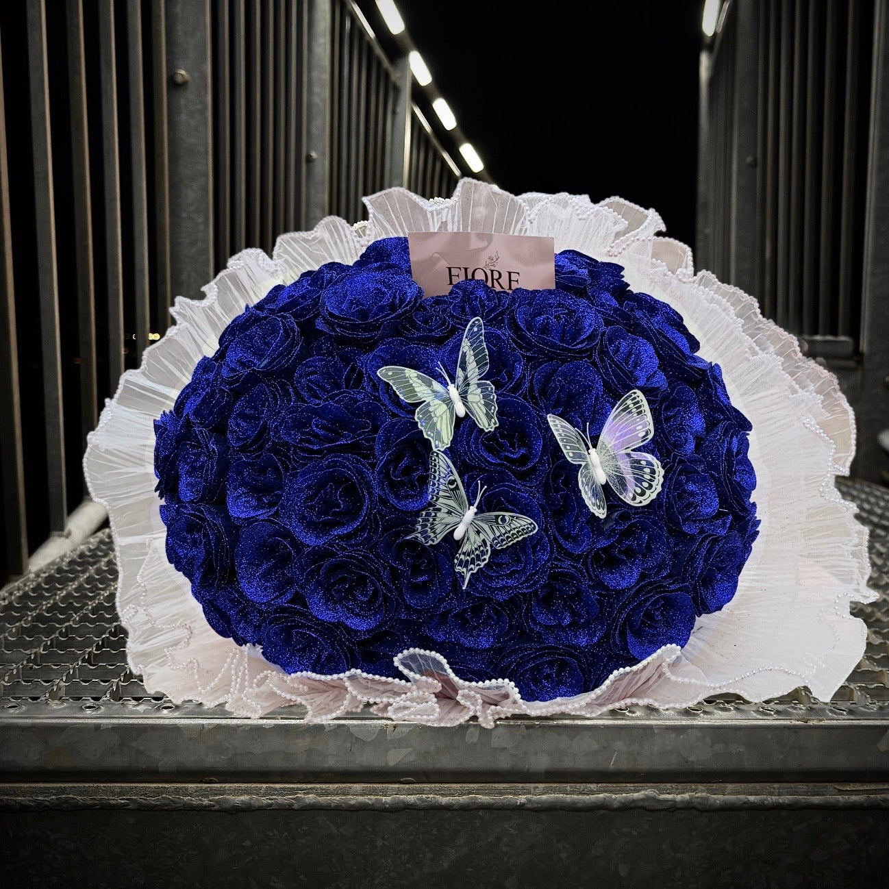 Glitzer-Rosenstrauß