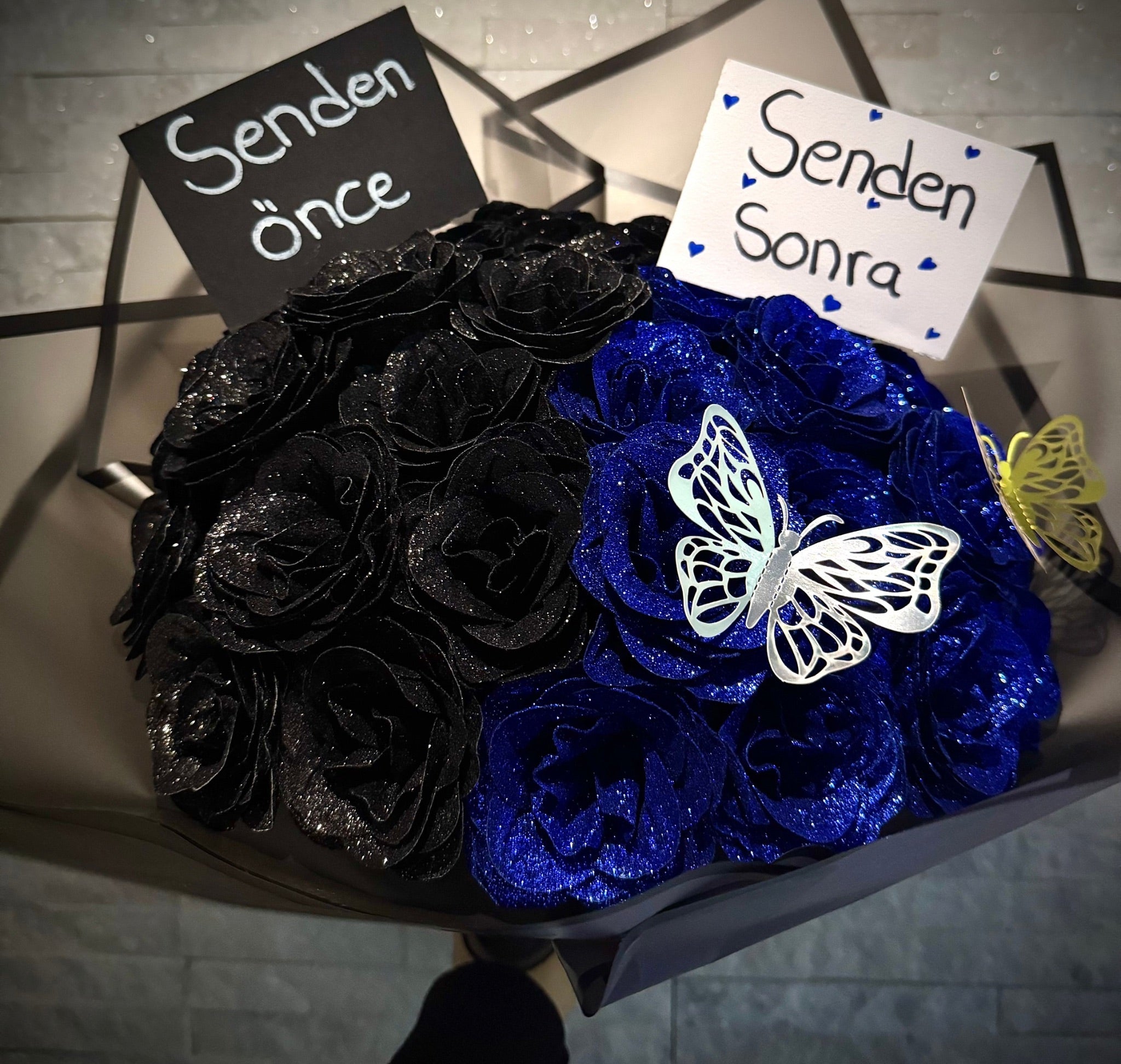 Glitzer-Rosenstrauß