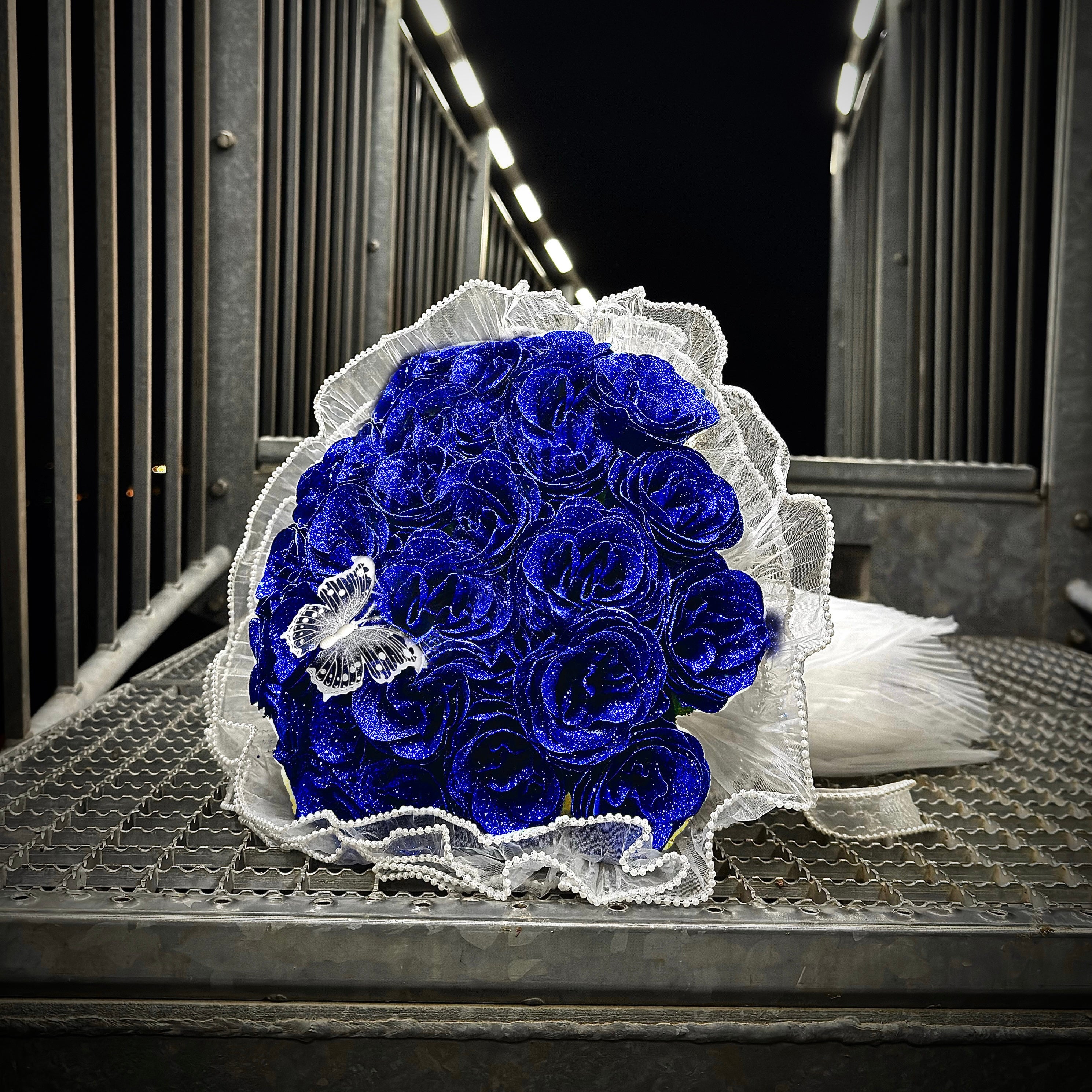 Glitzer-Rosenstrauß